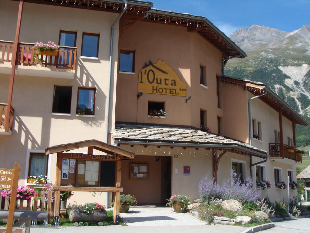 تيرمينو Hotel Restaurant L'Outa المظهر الخارجي الصورة