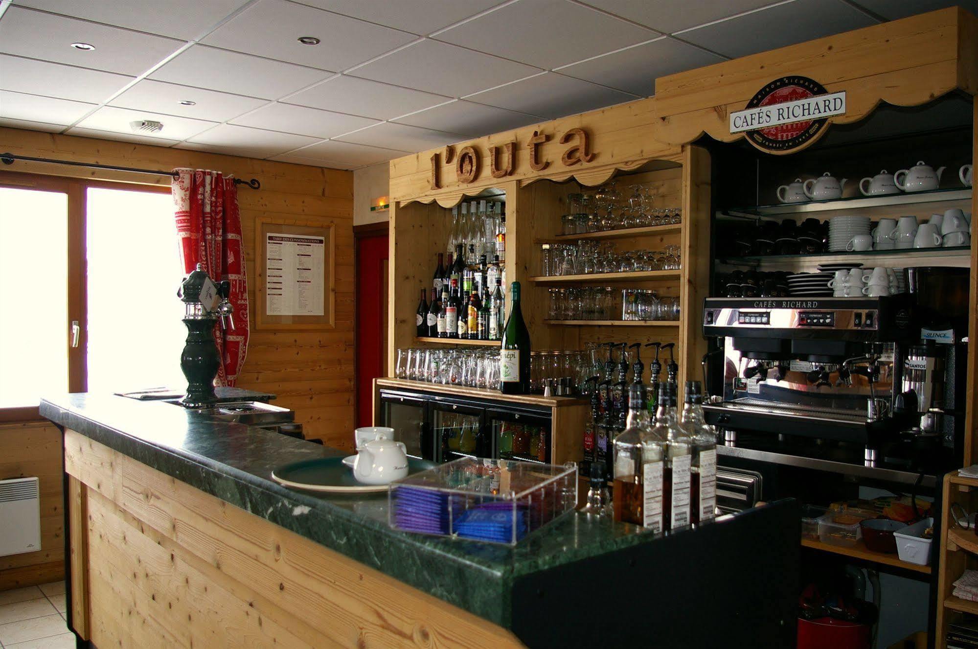 تيرمينو Hotel Restaurant L'Outa المظهر الخارجي الصورة